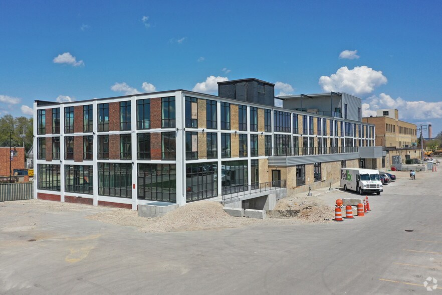 More Photos Of 540 N Broadway, Green Bay Coworking Space