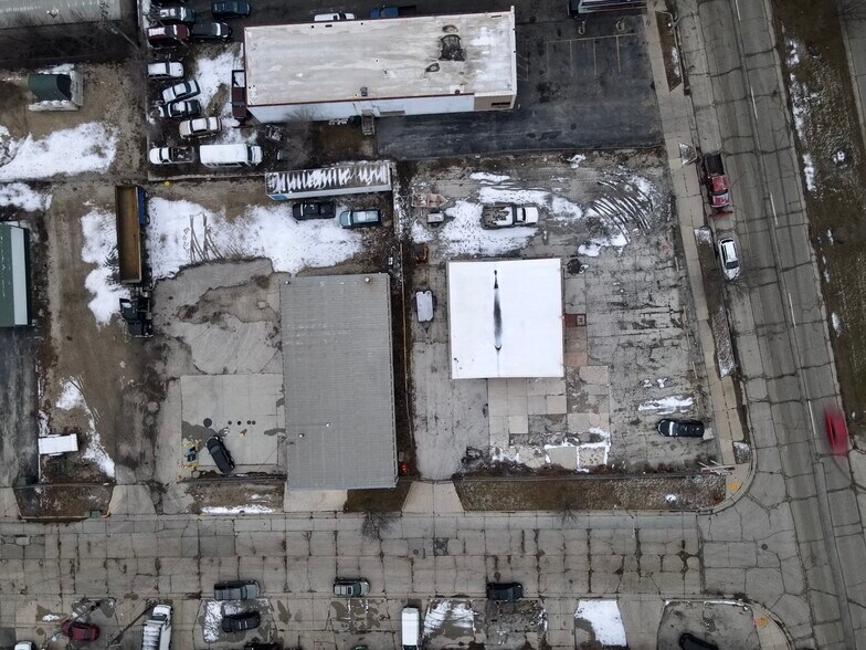 More Photos Of 3400 W Kiehnau Ave, Milwaukee Light Distribution For Lease