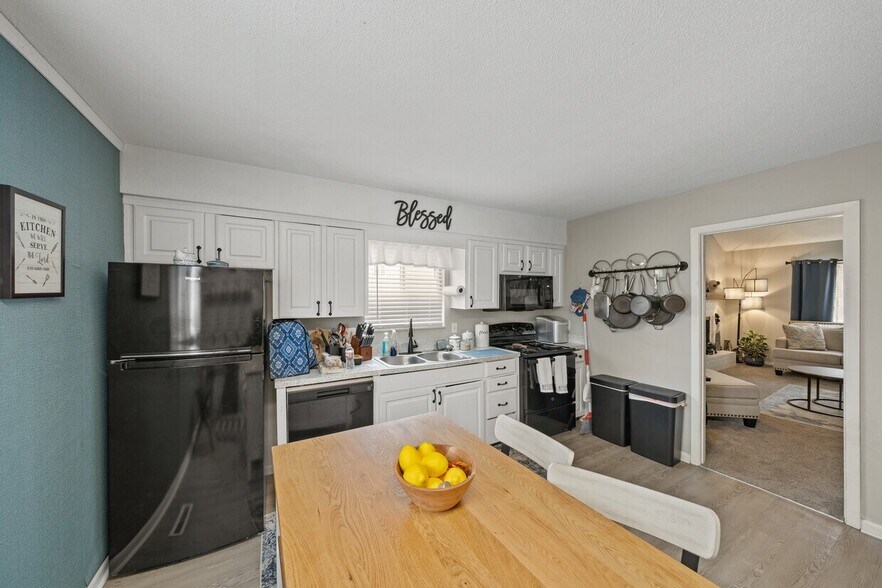 More Photos Of 1707 E 97th St, Kansas City Apartments For Sale