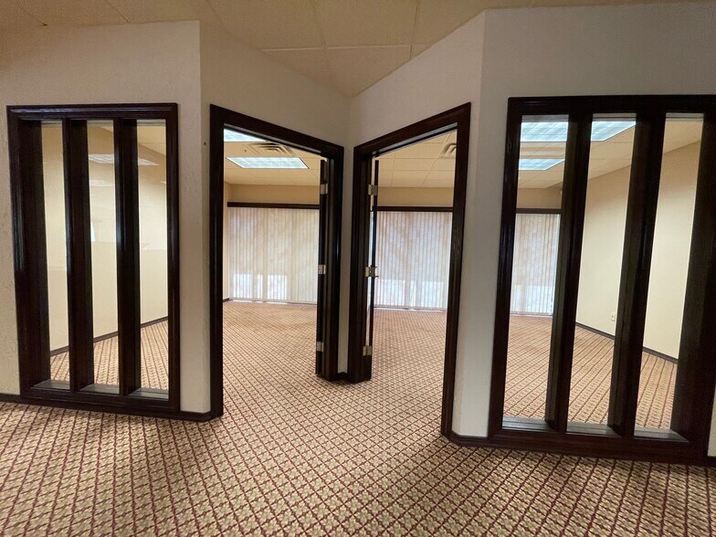 More Photos Of 931 S 9th St, Bismarck Loft Creative Space For Sale