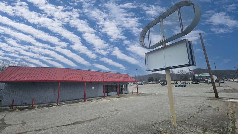 More Photos Of 425 Camden Rd, Huntington Drugstore For Sale