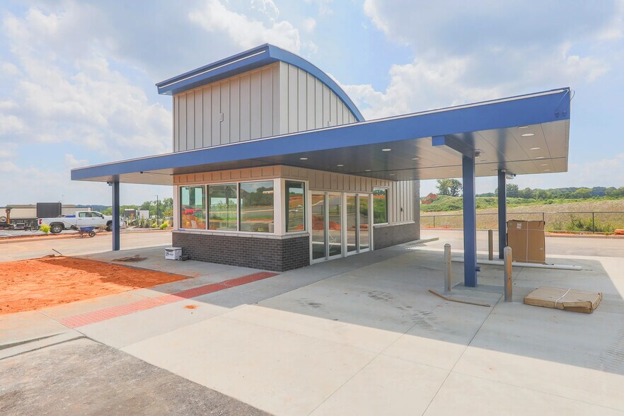 Primary Photo Of 4647 Clemson Blvd, Anderson General Retail For Sale