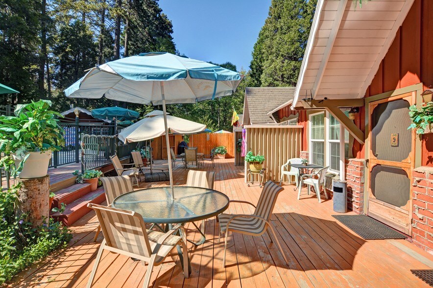 More Photos Of 27992 Rainbow Dr, Lake Arrowhead Hospitality For Sale