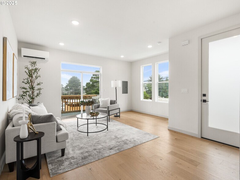 More Photos Of 305 Jetty ave, Lincoln City Multifamily For Sale