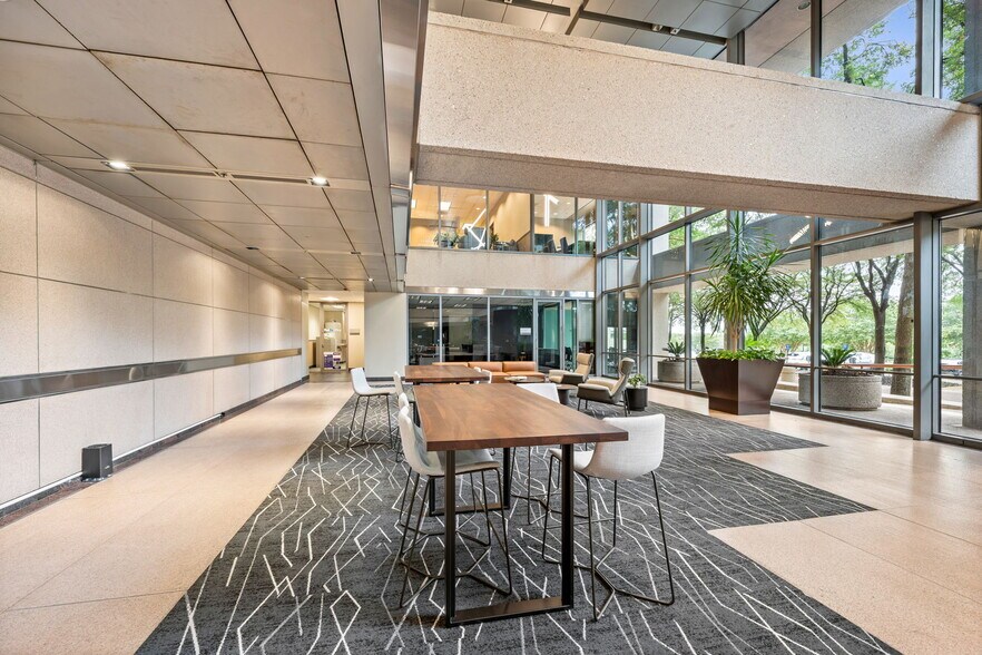 More Photos Of 8000 IH-10 W, San Antonio Unknown For Lease