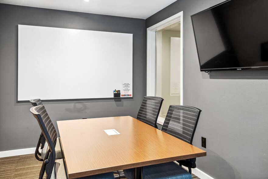 More Photos Of 1850 N 34th St, Seattle Apartments For Lease
