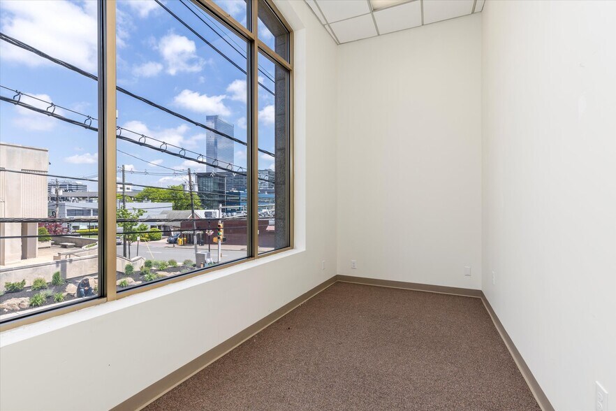 More Photos Of 308 Main St, Fort Lee Office For Lease