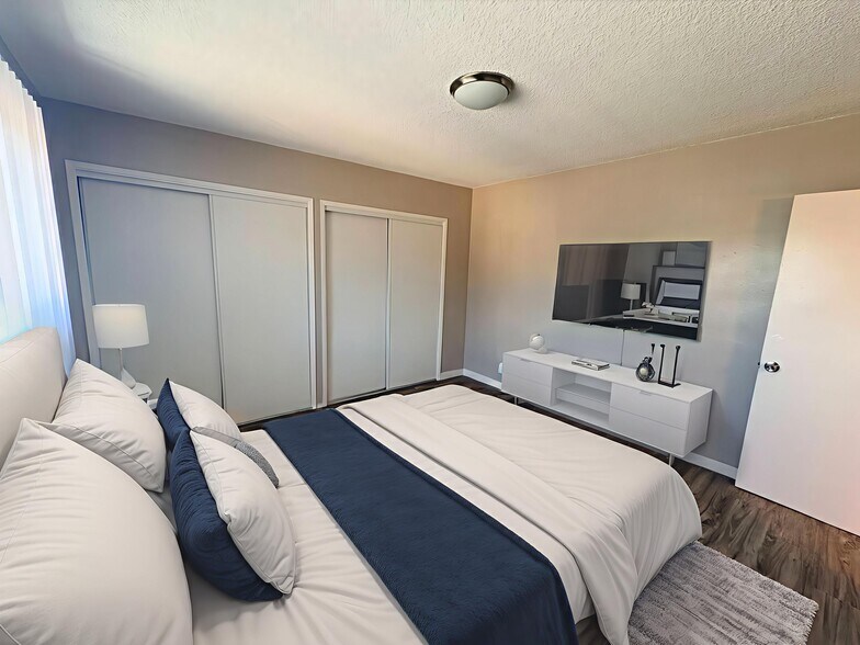 More Photos Of 14140 Delano St, Van Nuys Apartments For Sale