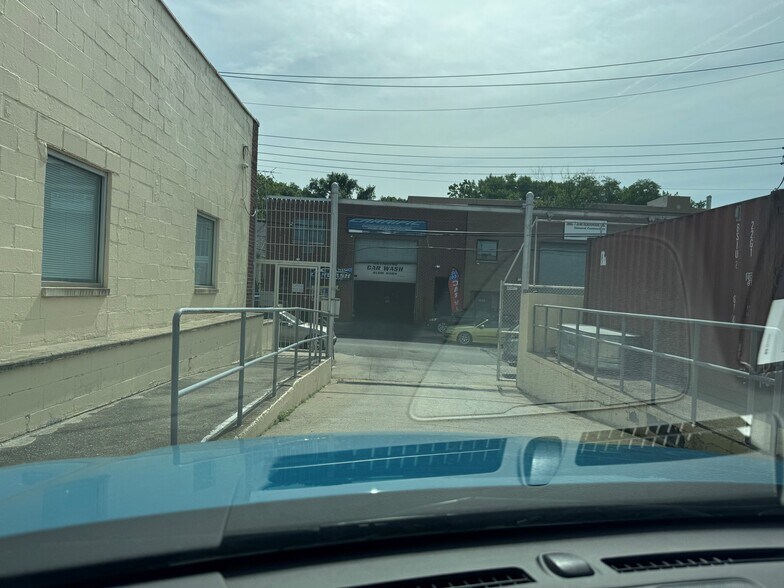 More Photos Of 3318 Delavall Ave, Bronx Office For Lease