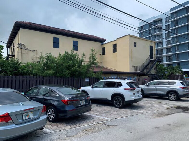 More Photos Of 219 N 21st Ave, Hollywood Storefront Retail Office For Sale