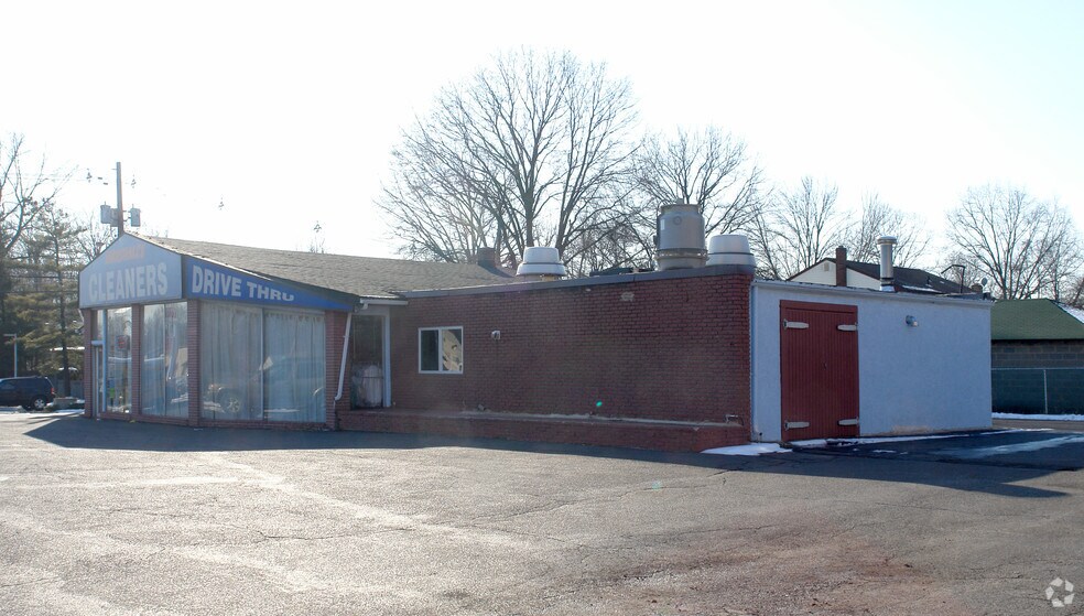 More Photos Of 526 St Georges Ave, Rahway Freestanding For Sale