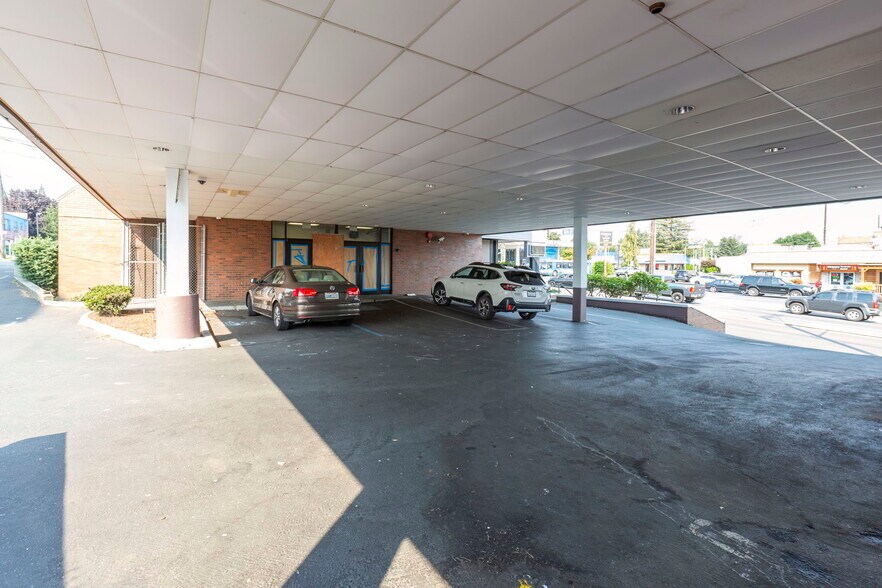 More Photos Of 873-875 6th St, Bremerton Bank For Lease