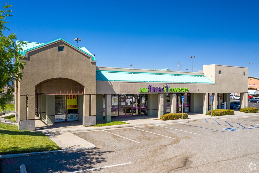 More Photos Of 12480 Amargosa Rd, Victorville Freestanding For Lease