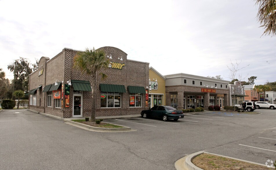 More Photos Of 864 Parris Island Gtwy, Beaufort Storefront For Lease