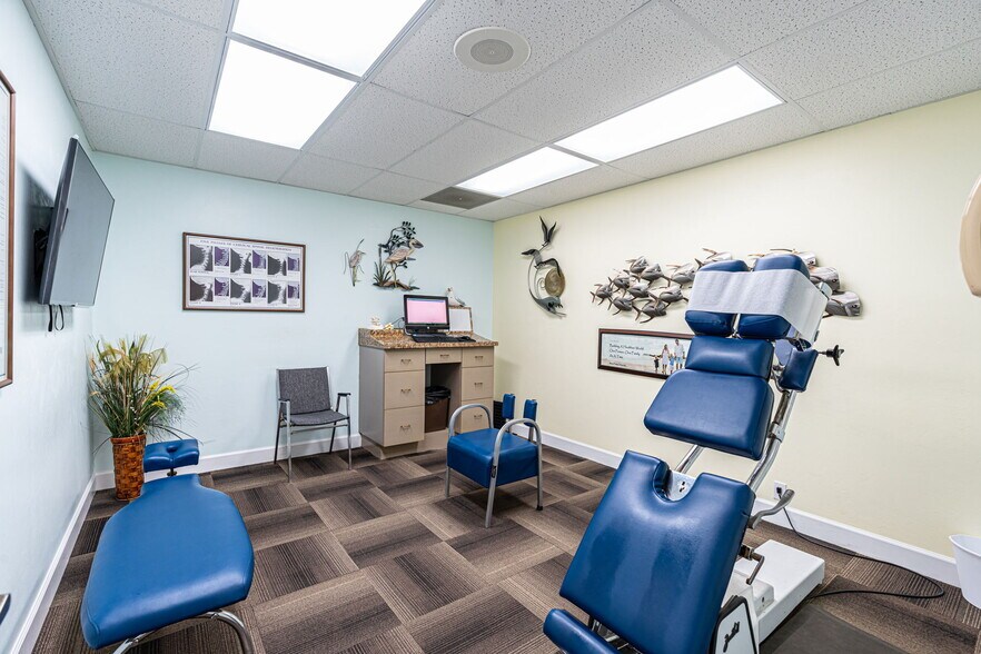 More Photos Of 150 Pondella Rd, North Fort Myers Medical For Sale