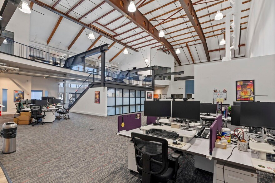 More Photos Of 850 Hampshire Rd, Westlake Village Office For Lease