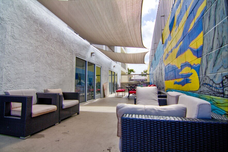 More Photos Of 1940 Garnet Ave, San Diego Medical For Sale