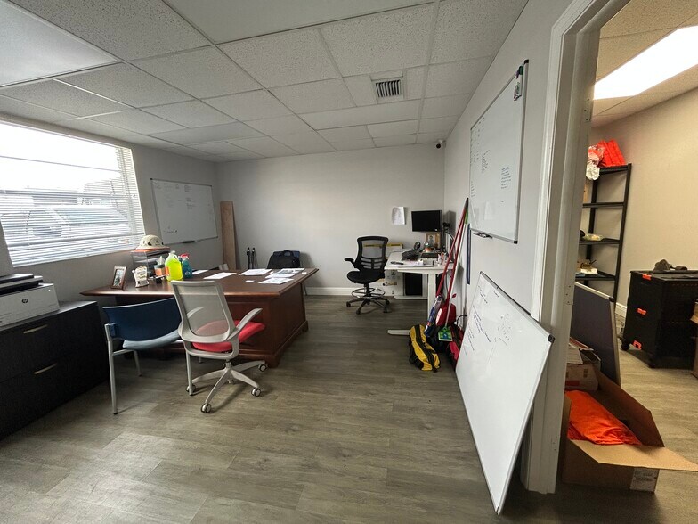 More Photos Of 560 NE 26th Ct, Pompano Beach Warehouse For Lease