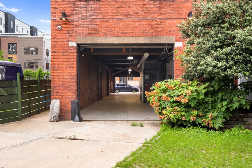 More Photos Of 1431 N Cadwallader St, Philadelphia Showroom For Lease