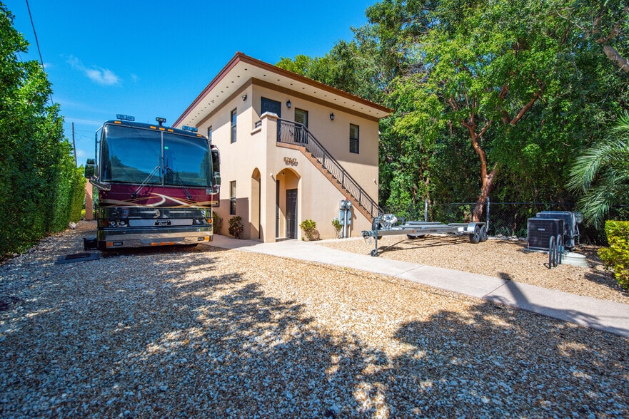 More Photos Of 87847 Overseas Hwy, Islamorada Medical For Sale