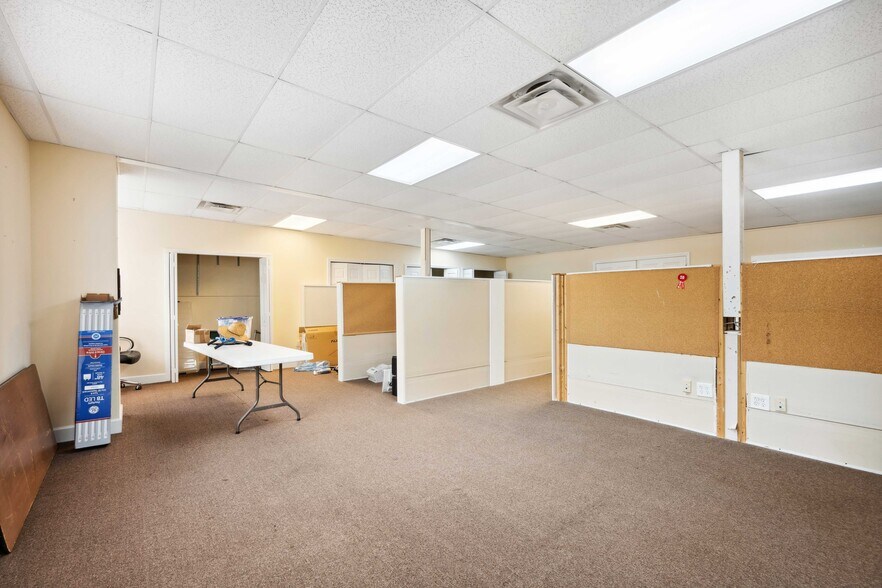 More Photos Of 16238-16242 N Florida Ave, Lutz Office Residential For Lease