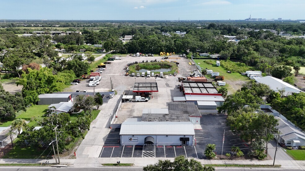 Primary Photo Of 7001 Gibsonton Dr, Gibsonton Manufacturing For Sale