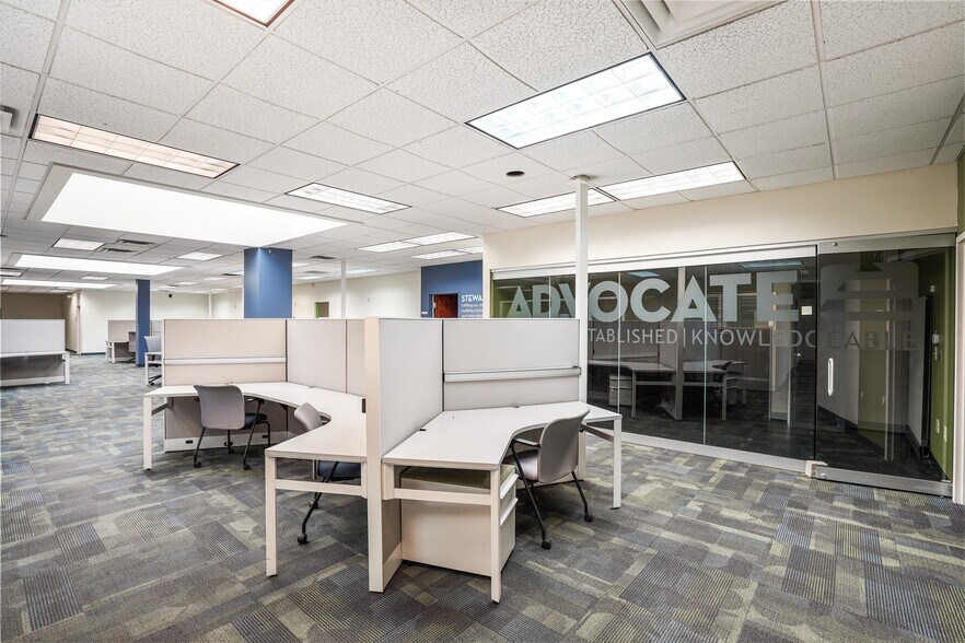 More Photos Of 10567 Sawmill Pky, Powell Office For Lease