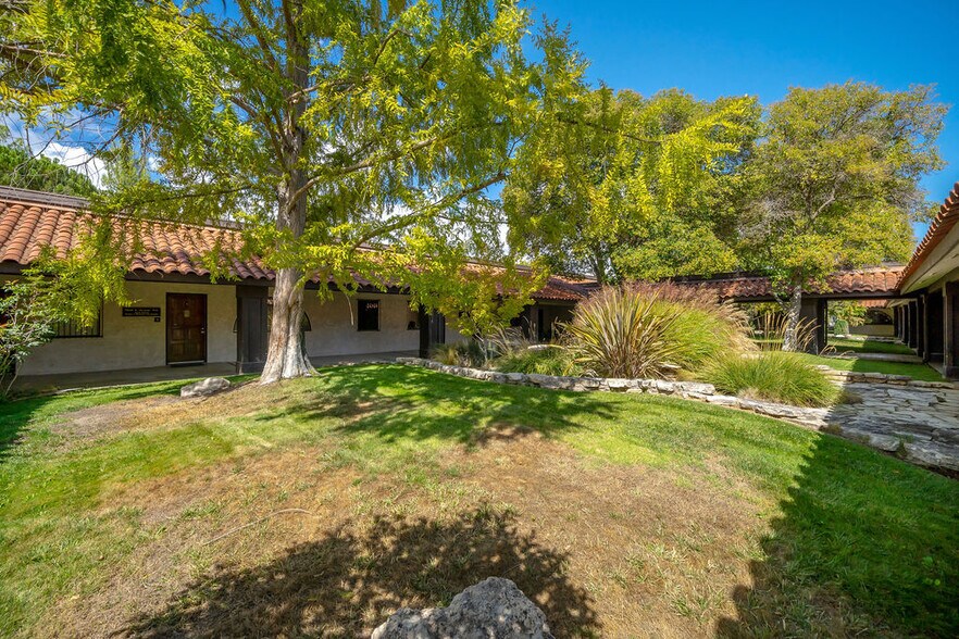 More Photos Of 1050 Las Tablas Rd, Templeton Medical For Lease