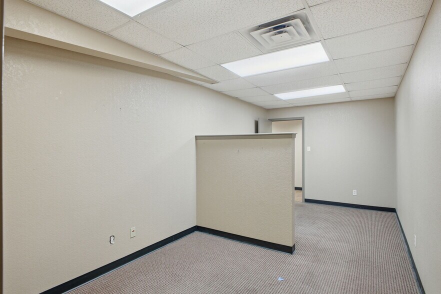 More Photos Of 2110 Mannix Dr, San Antonio Light Distribution For Lease
