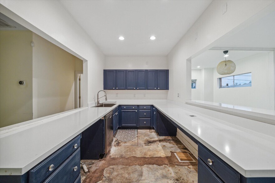 More Photos Of 6823 Northampton Way, Houston Warehouse For Lease