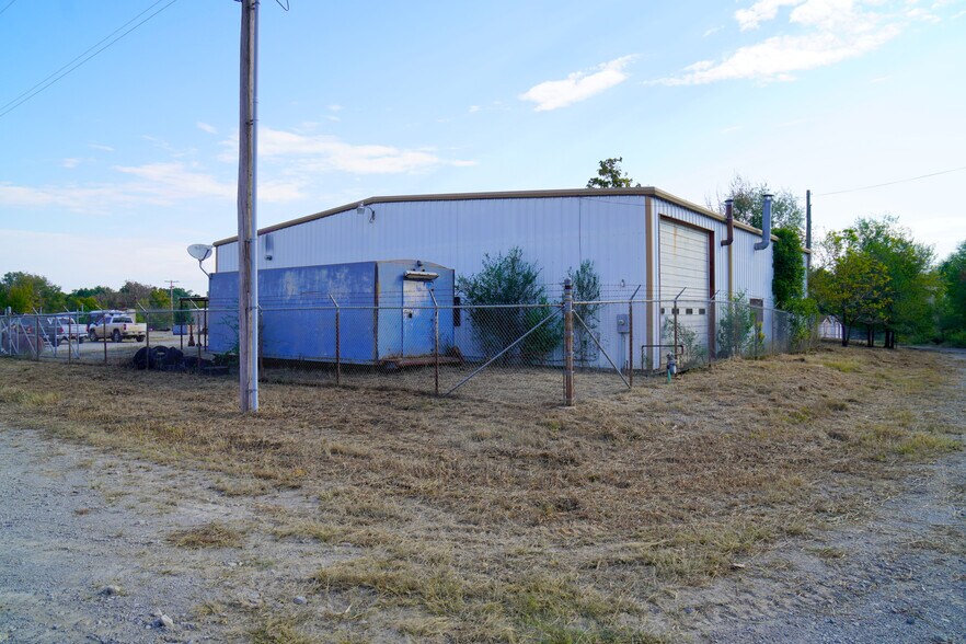 More Photos Of 501 Maple st, Drumright Flex For Sale