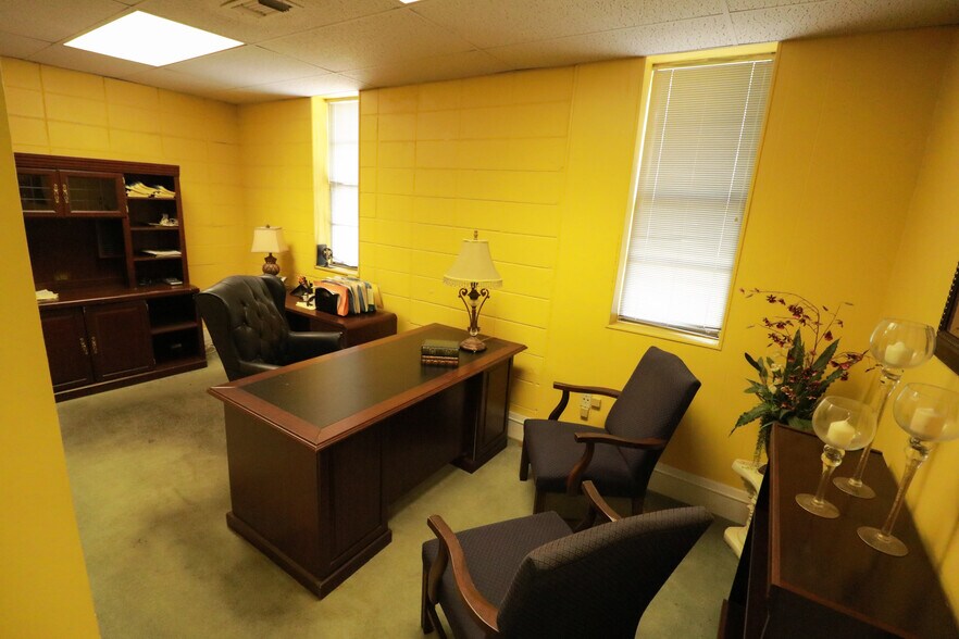 More Photos Of 459 S McDonough St, Montgomery Medical For Sale