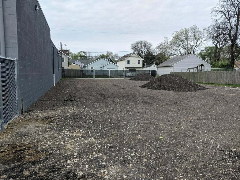 More Photos Of 1400 Bliss St, Columbus Warehouse For Lease