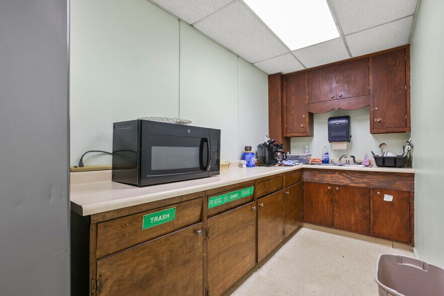 More Photos Of 5734 Durbin Rd, Bellville Specialty For Sale