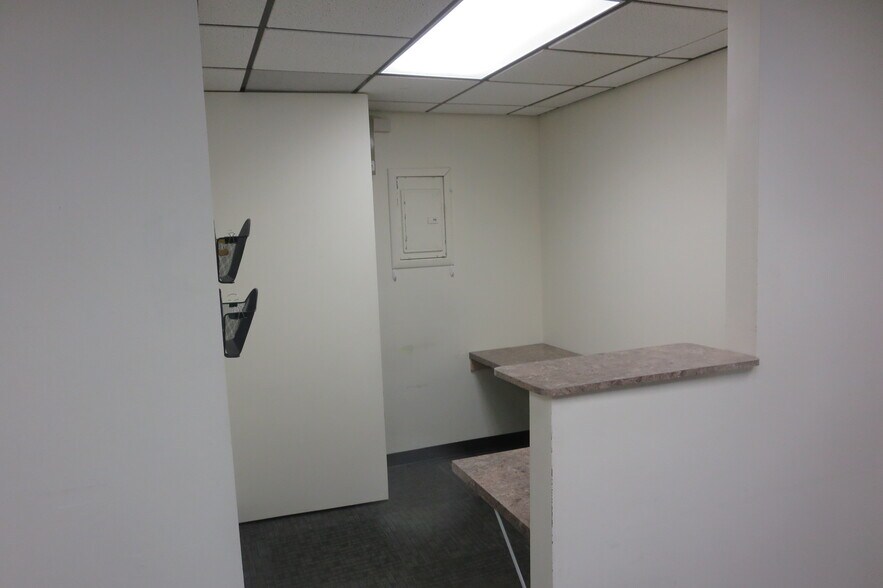 More Photos Of 189 Main Rd, Riverhead Medical For Lease