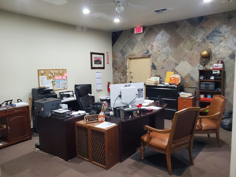 More Photos Of 955 E Main St, Mesa Freestanding For Sale