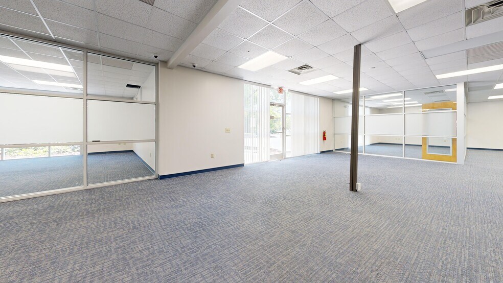 More Photos Of 3500 Gateway Centre Blvd, Morrisville Light Distribution For Lease