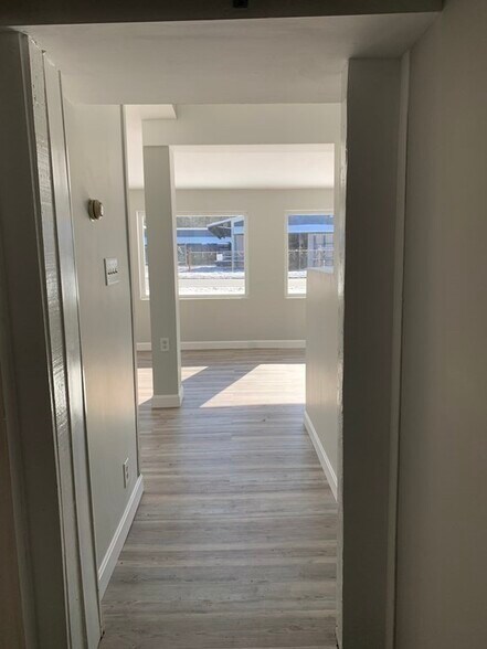 More Photos Of 165 Massachusetts Ave, Lunenburg Fast Food For Sale