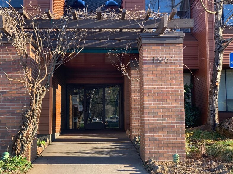 More Photos Of 1061 E Main St, Grass Valley Medical For Sale