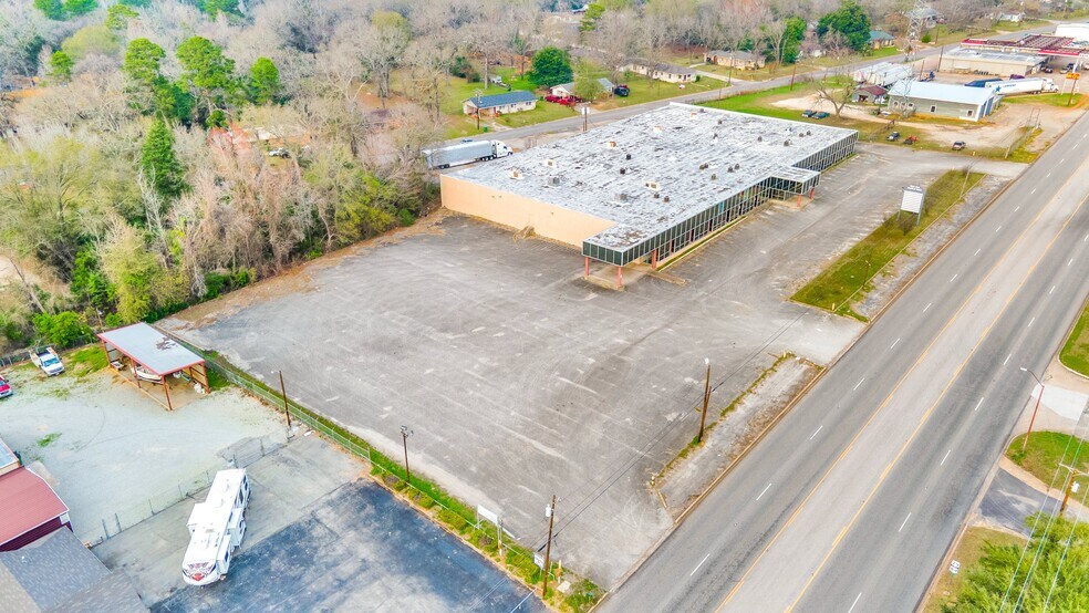 More Photos Of 3215 W Oak St, Palestine Medical For Lease