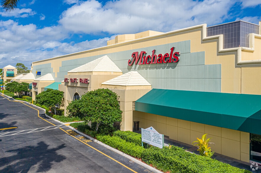 More Photos Of 8903 W Glades Rd, Boca Raton Unknown For Lease