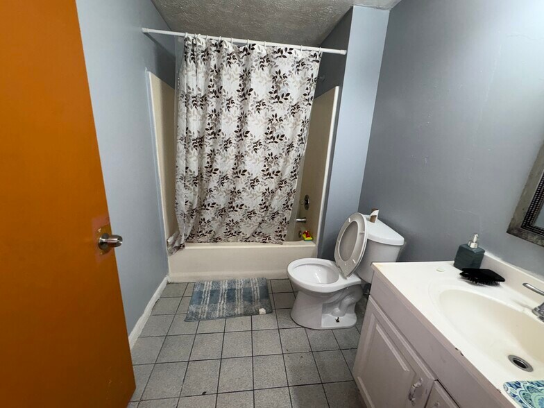 More Photos Of 473 N Goodman St, Rochester Storefront Retail Residential For Sale