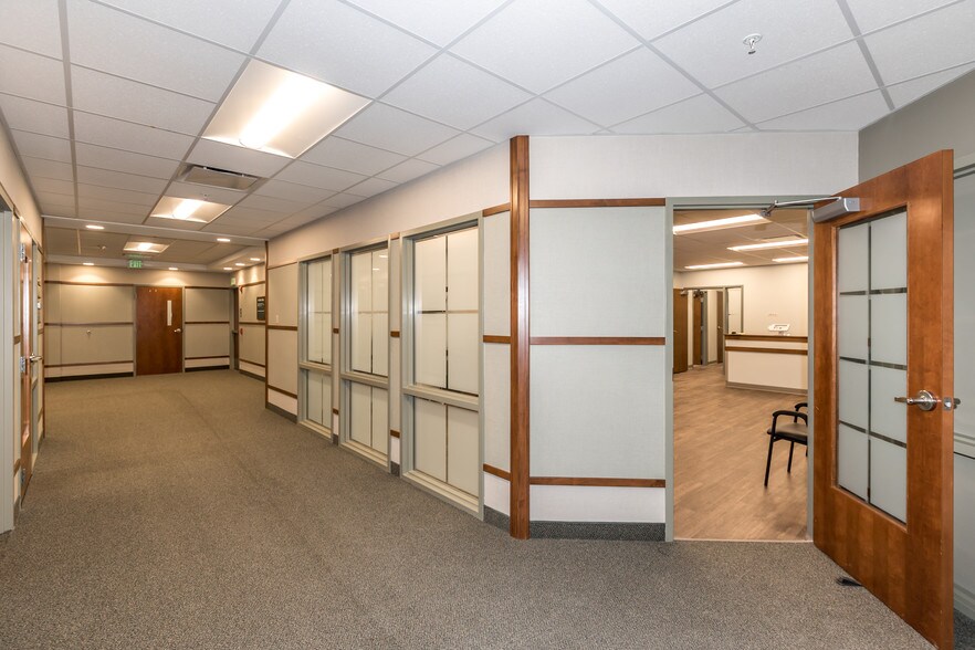 More Photos Of 10 Birdseye Rd, Farmington Medical For Lease