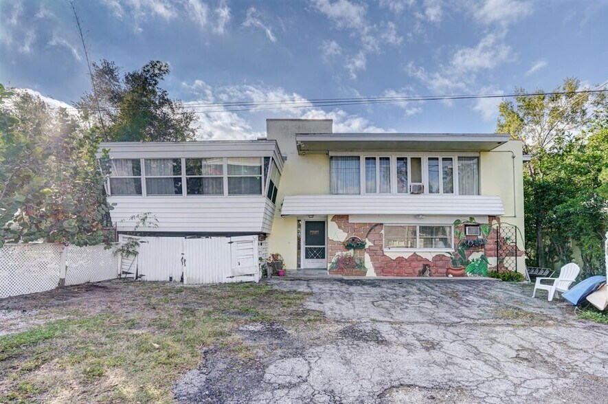 More Photos Of 1064 Broadway, Dunedin Hotel For Sale