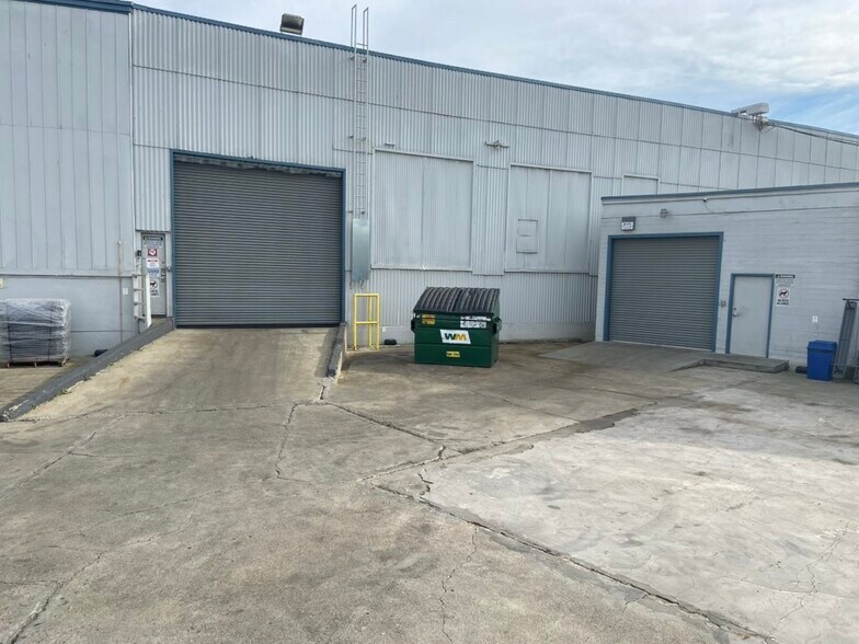 More Photos Of 2500 Campbell St, Oakland Manufacturing For Lease