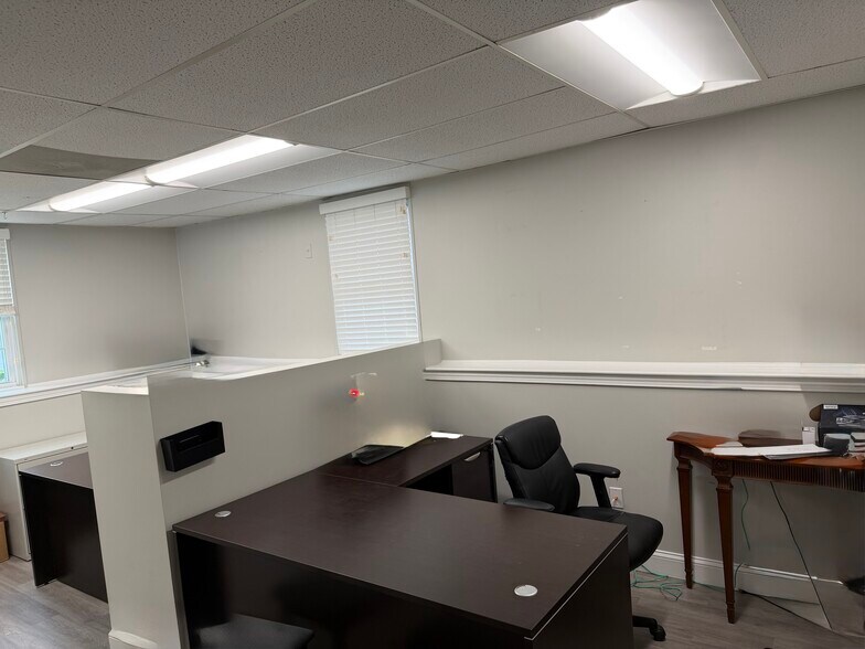 More Photos Of 279 Cambridge St, Burlington Office For Lease