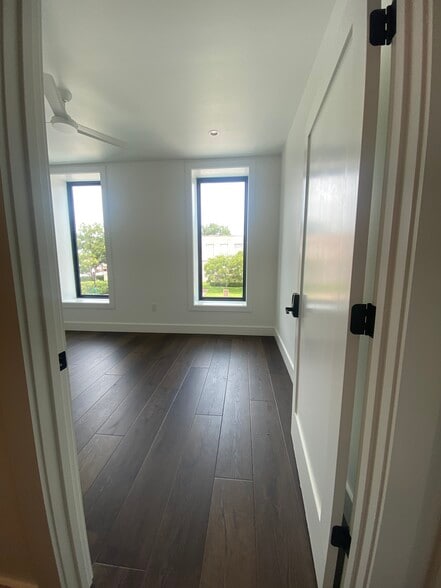 More Photos Of 123 E Jackson St, Burnet Coworking Space