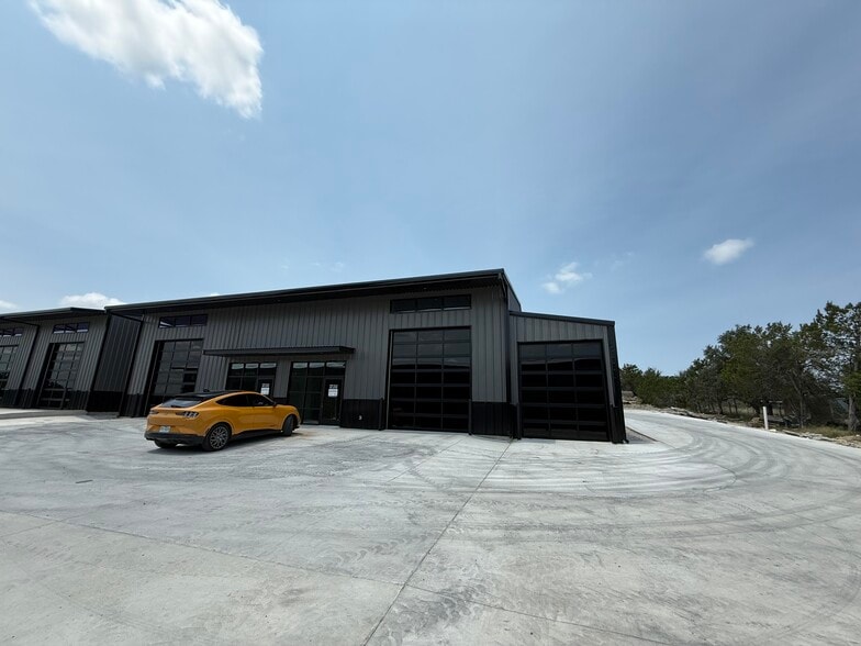More Photos Of 451 Farrell Rd, Dripping Springs Light Distribution For Sale