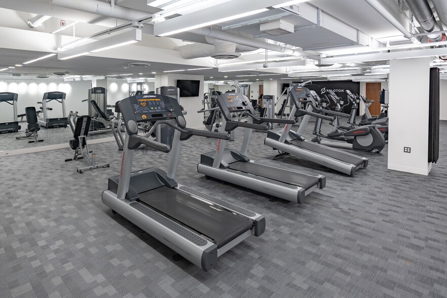 More Photos Of 2002 Edmund Halley Dr, Reston Office For Lease