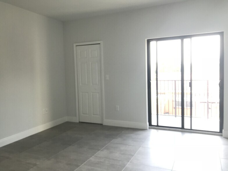 More Photos Of 4364 E 10th Ave, Hialeah Apartments For Sale